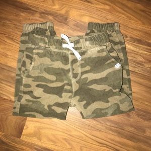 Carter’s camo fleece pants. EUC!
